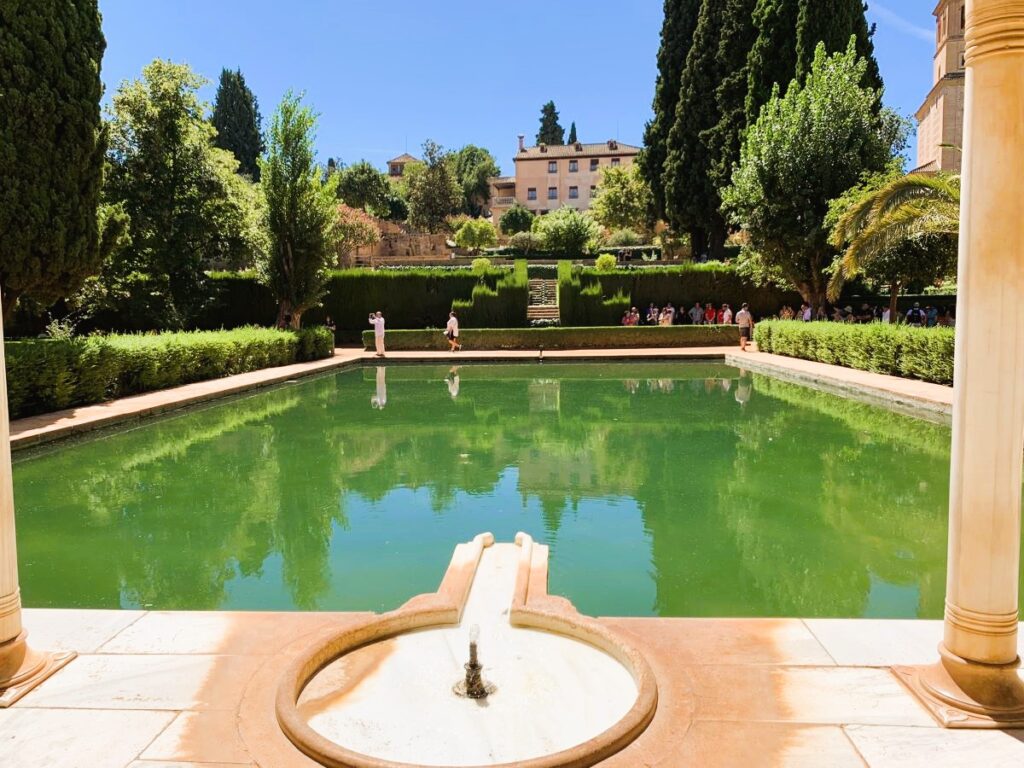 Granada Travel Guide