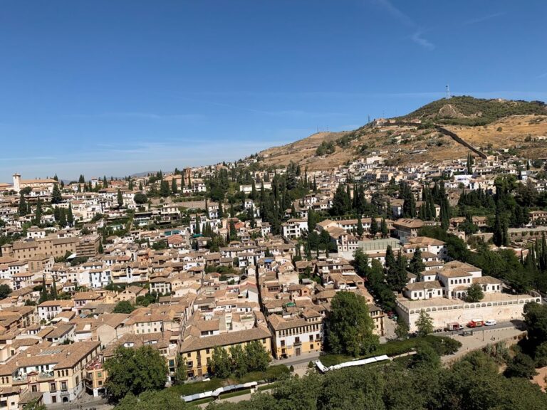 Granada Travel Guide