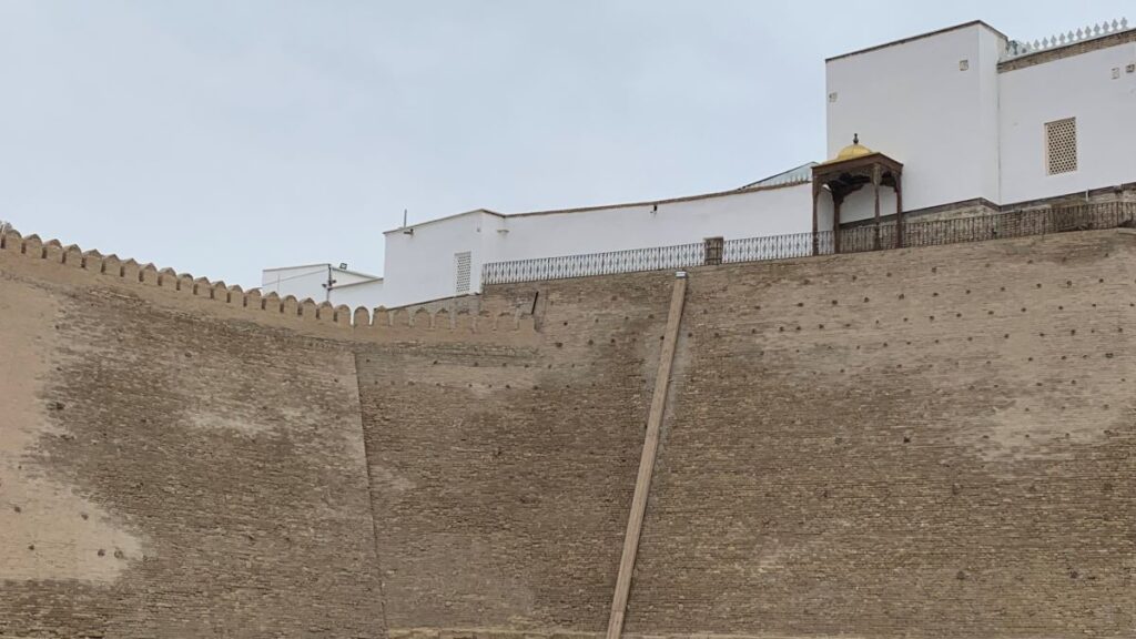 Arc Fort Bukhara high walls