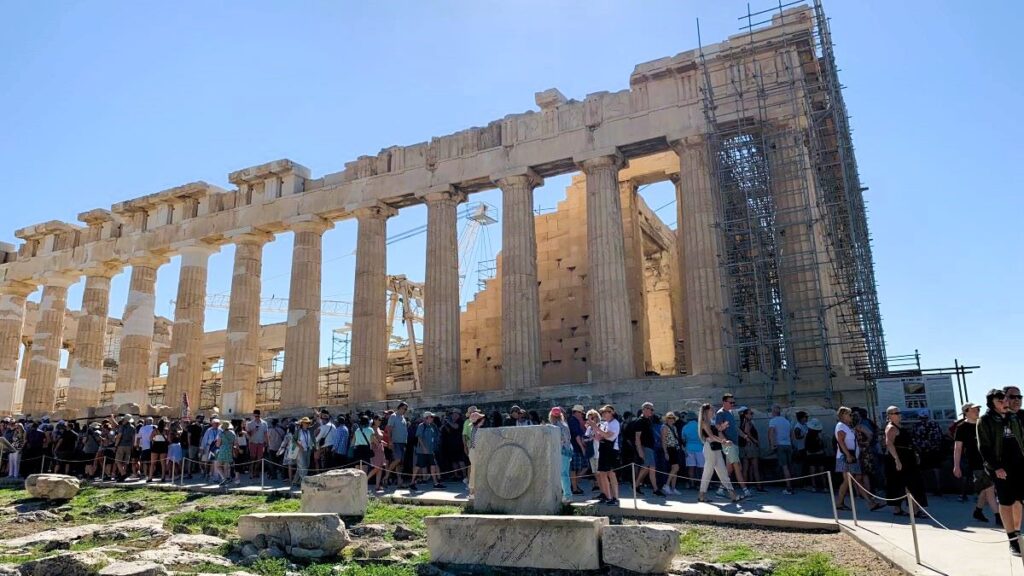 Massive crowds at the Parthenon on the Acropolis in Athens - a must-have on an Athens 3 day itinerary