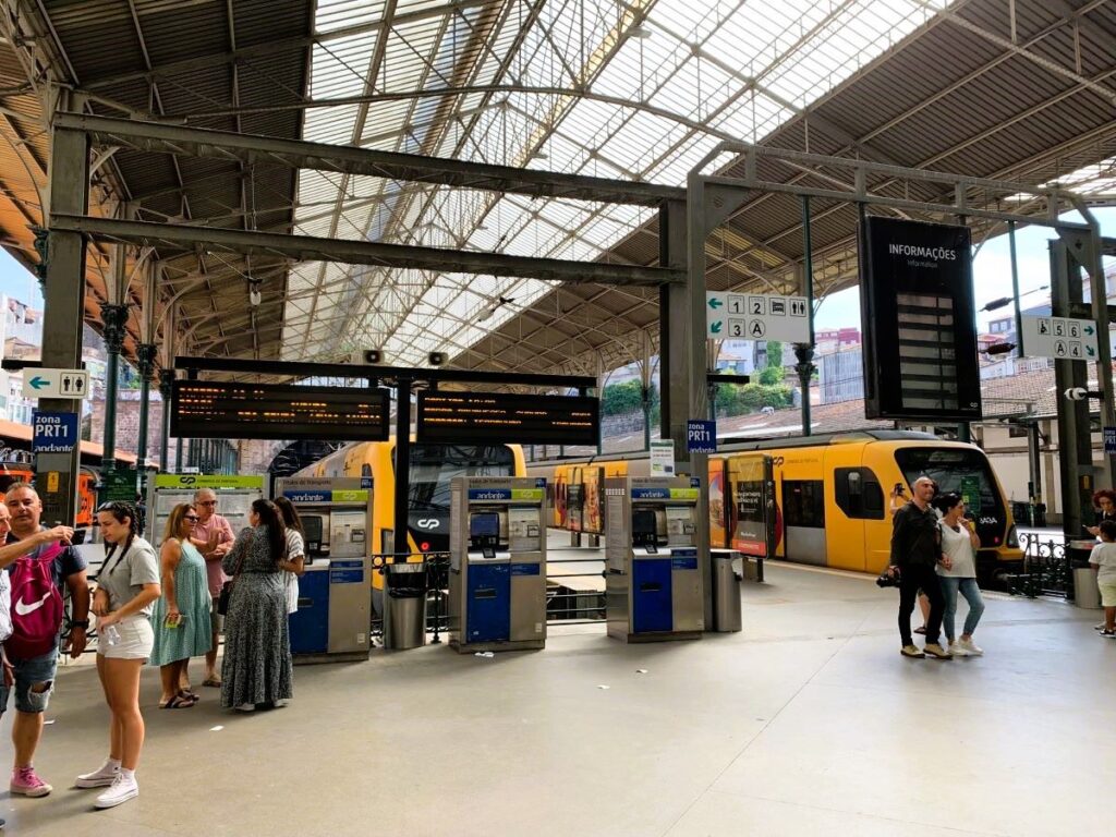 Is Porto worth visiting - train station