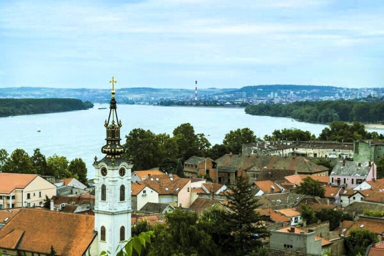 Serbia travel guide belgrade Serbia Travel Guide showing the architecture