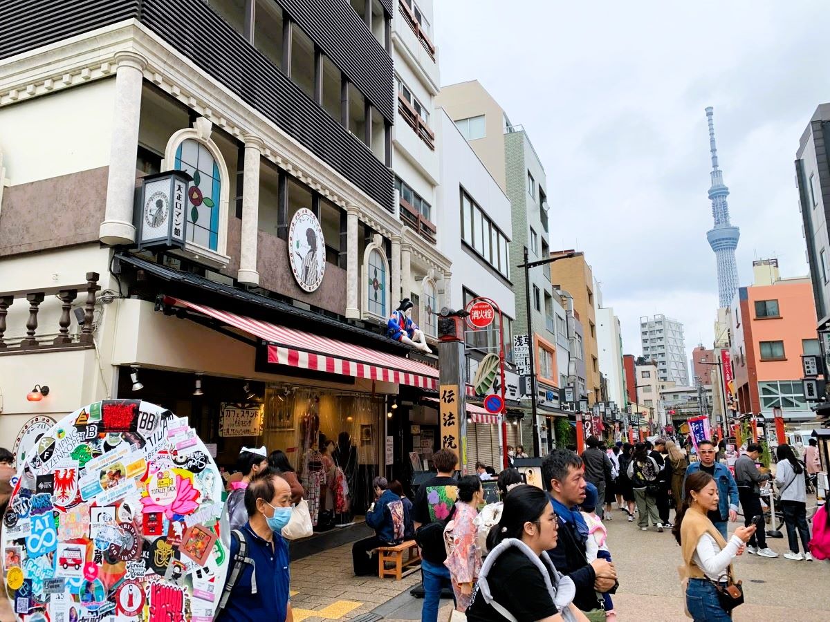Tokyo skytree view from street Tokyo Skytree - Tokyo vs Osaka