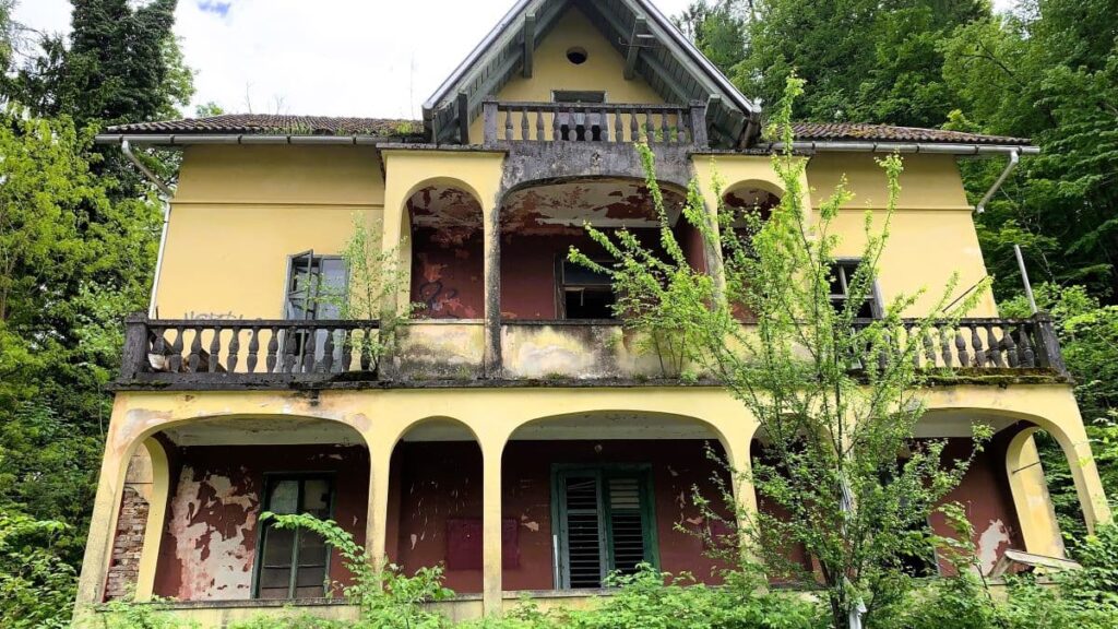 Abandoned house in Lake Bled