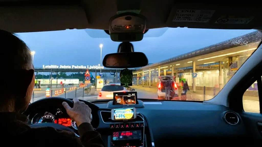 Ljubljana taxi from the airport to the hotel