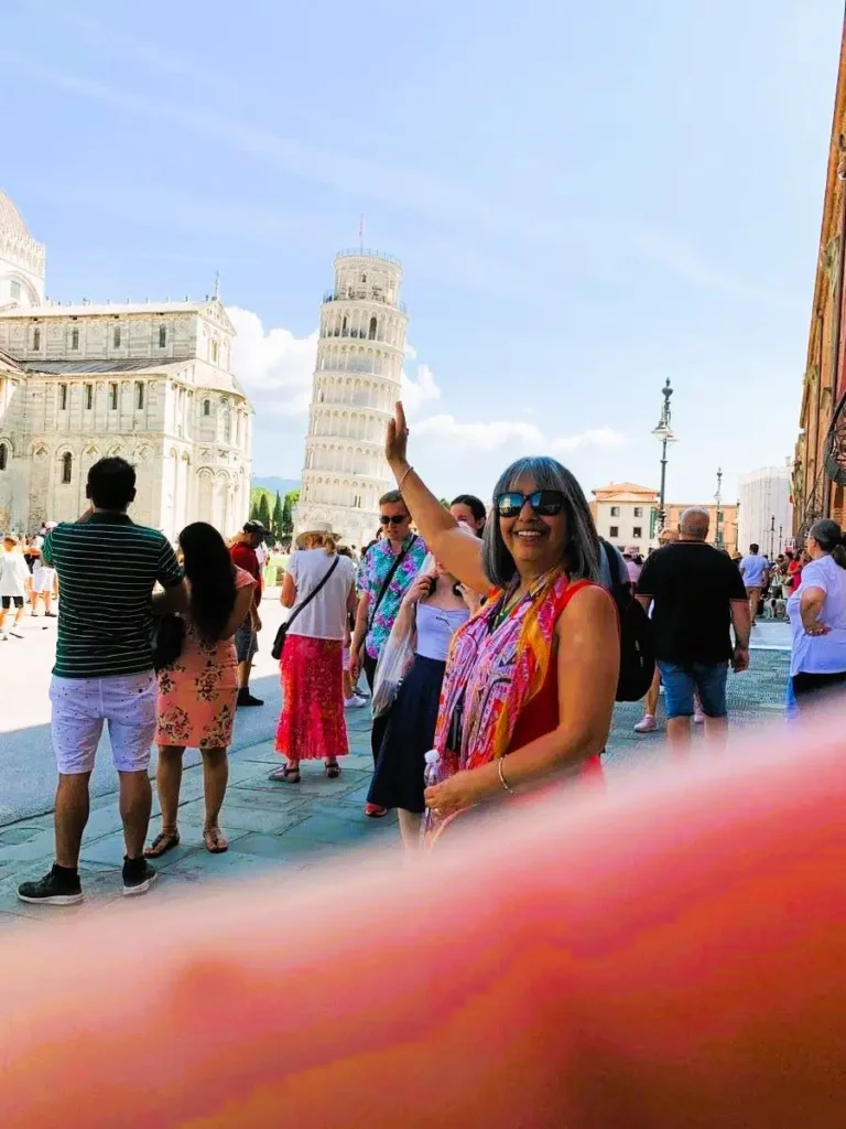 Italy Leaning Tower of Pisa Gijji The Leaning tower of Pisa - No Italian travel guide is complete without it.